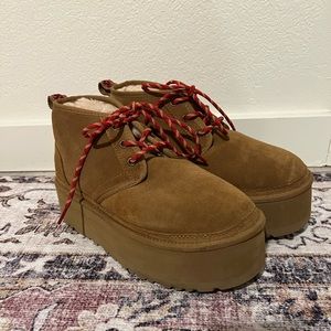 UGG Neumel Heritage Lace up sz 8